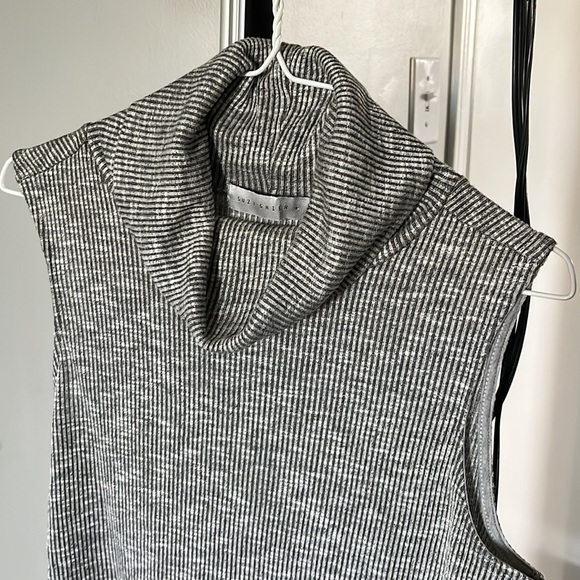 Turtle neck Top - Picture 5 of 6